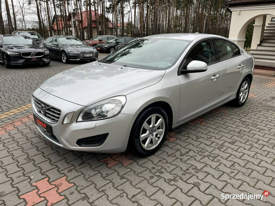 Volvo S60 16 benzyna Xenony Podgrzewane fotele Lipówki