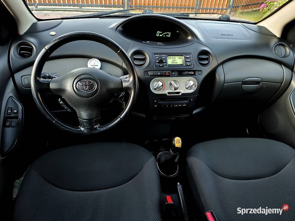 Toyota Yaris Lift 13 Benzyna97 przebieg Klima Rok produkcji 2003
