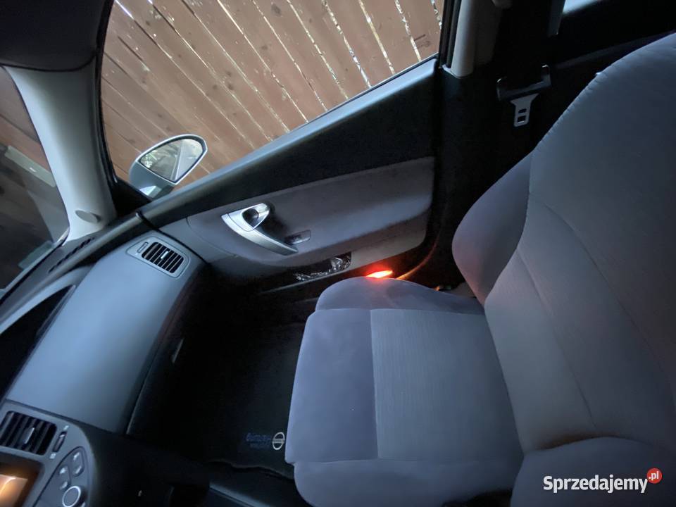 Nissan Primera P12