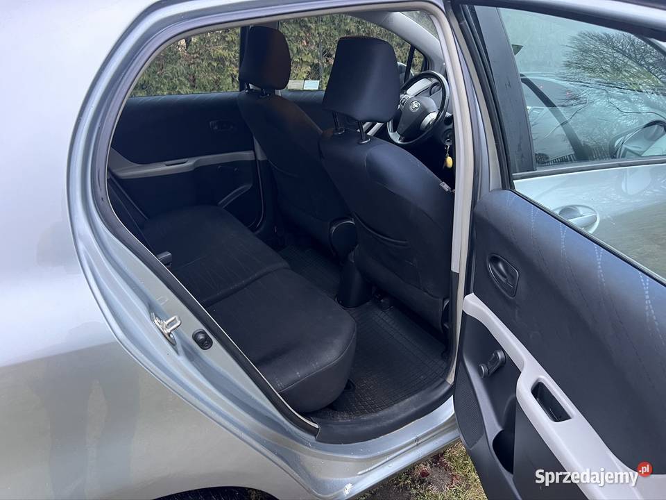 Toyota Yaris 13 benzyna salon Polska automat kamera cofania mazowieckie Łochów sprzedam