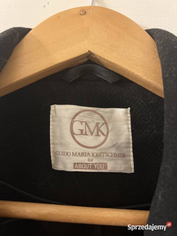 Ponadczasowy klasyczny płaszcz czarny Gąski sprzedam