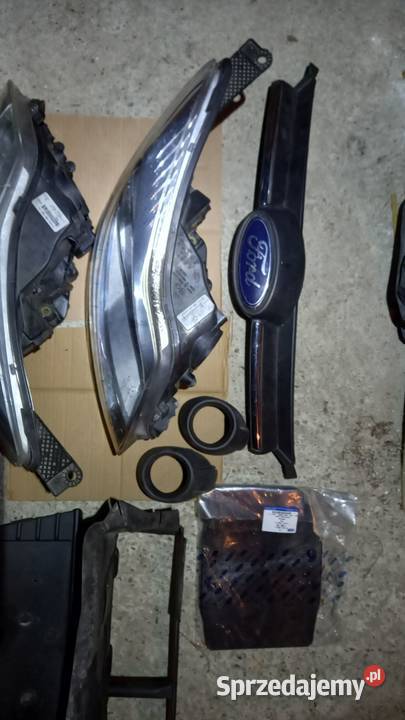 Ford Focus MK3 sprzedam osłony halogenów Rok produkcji 2012 Jasło