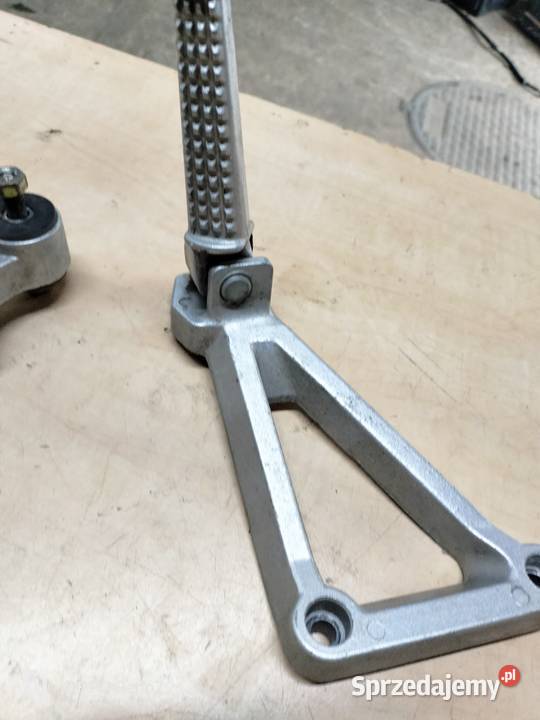 Daelim Roadwin 125 podnóżki pasażera Łubno