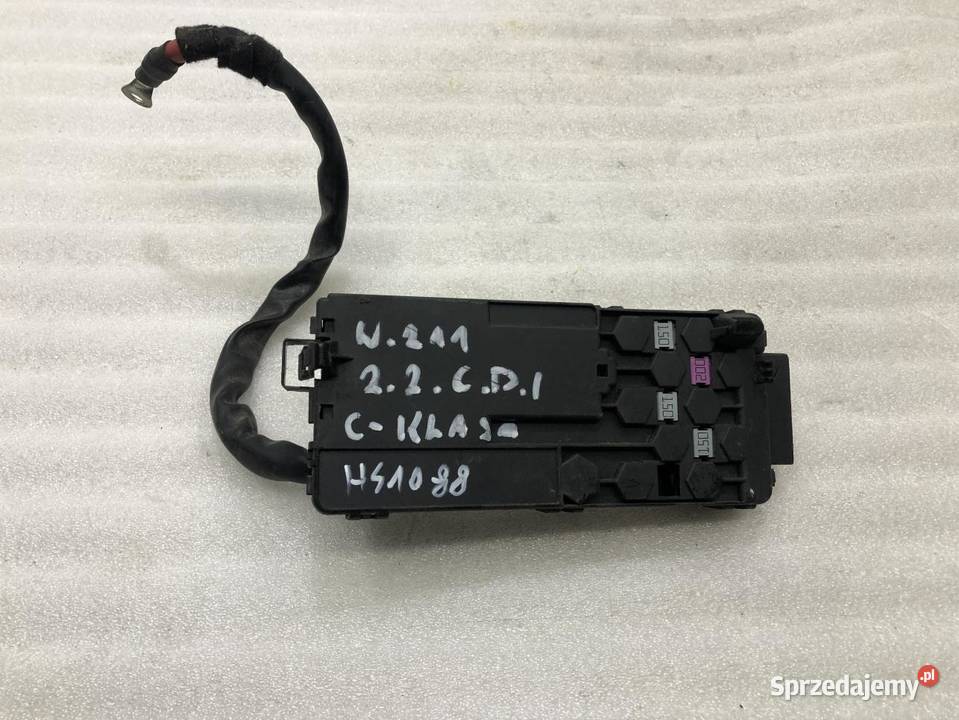 SKRZYNKA BEZPIECZNIKÓW MERCEDES EKLASA W211 0209