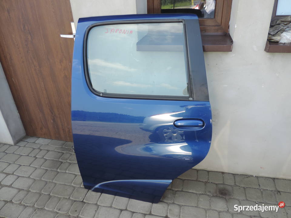 DRZWI LEWY TYŁ TOYOTA YARIS VERSO 1 8M6 Rok produkcji 2001 Nowy Sącz