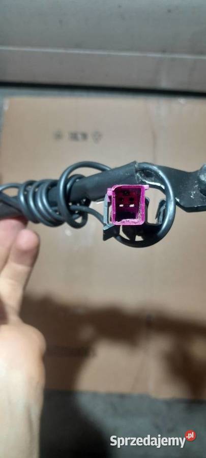 Sprzedam Klamra pasa przedniego i lewego pasa lubuskie Dobiegniew