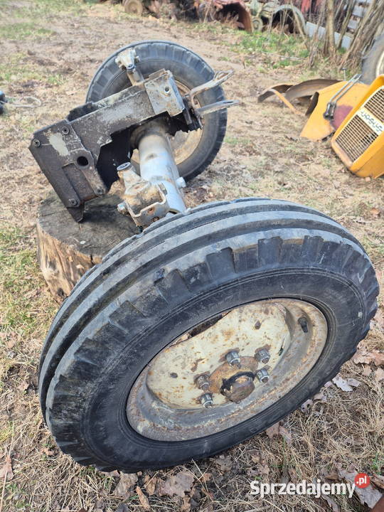 Przednia oś Ursus C330 kołyska koła zaczep