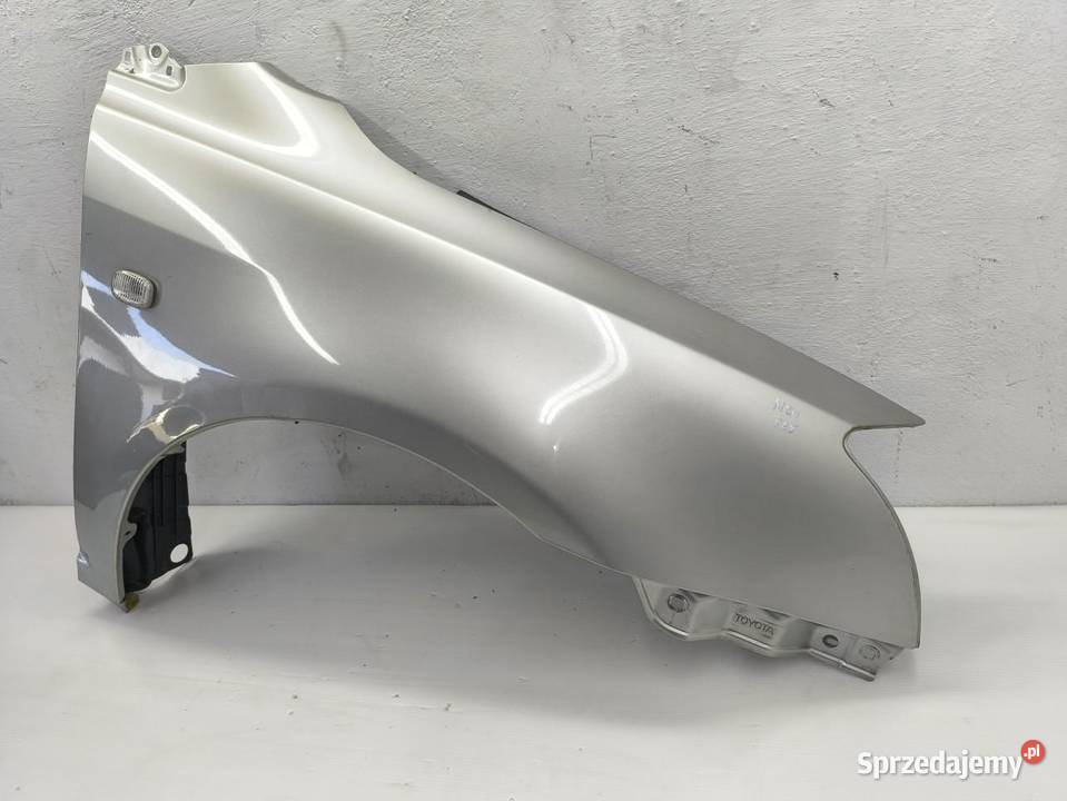 BŁOTNIK PRAWY PRZÓD TOYOTA AVENSIS II T25