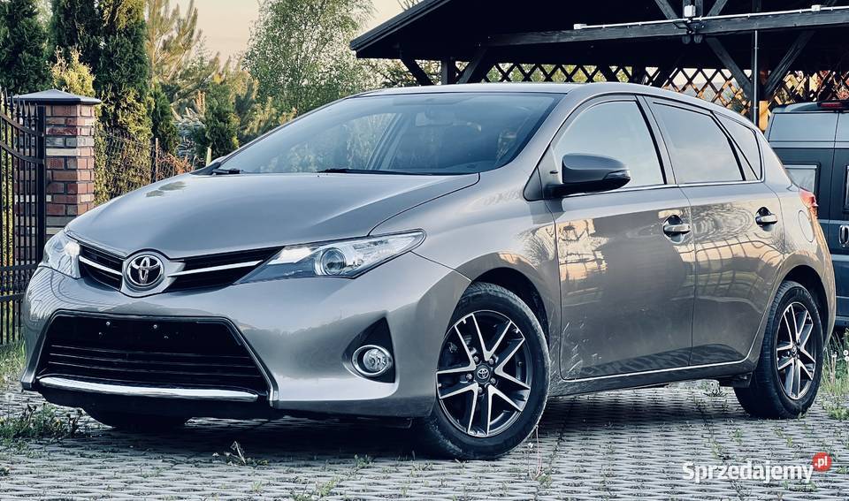 Toyota Auris 14 D4d niski przebieg szklany dach Rzeszów