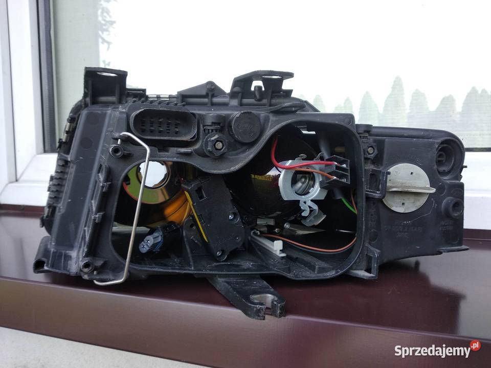 Audi A4 B6 Cabrio lampa przednia prawa reflektor łódzkie Sieradz sprzedam