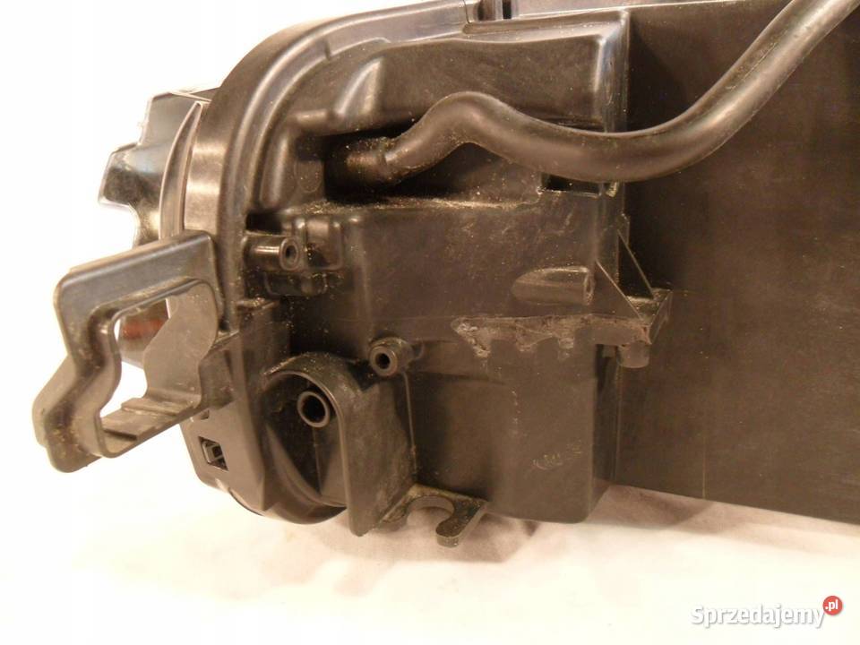 REFLEKTOR PRZÓD STRONA PRAWA VOLKSWAGEN PASSAT Lampy przednie Nowy Tomyśl