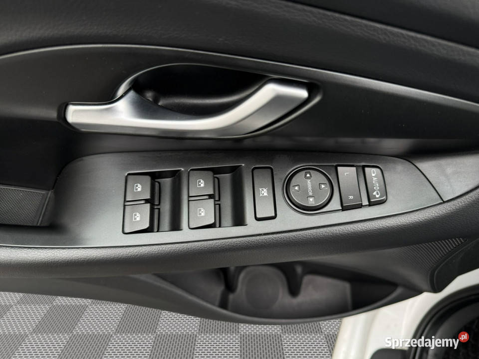 Hyundai i30 WD8382R10 TGDI Smart Podgrzf I kier Pępowo