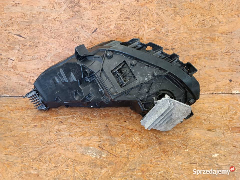 LAMPA PRAWY PRZÓD REFLEKTOR EU 107737630B TESLA Nowy Tomyśl sprzedam