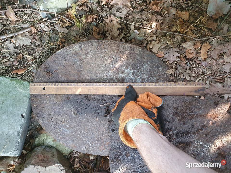 Żeliwne włazy okrągłe tarcze robocze starej Warszawa sprzedam