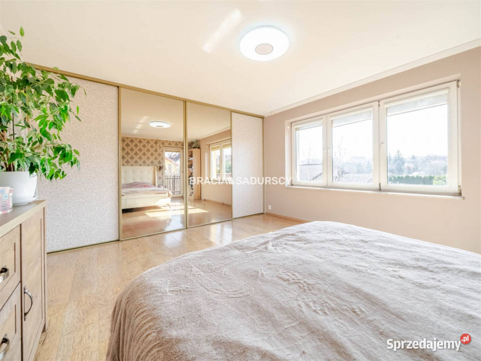 Dom wolnostojący 3147m2 Kraków Młodzieży