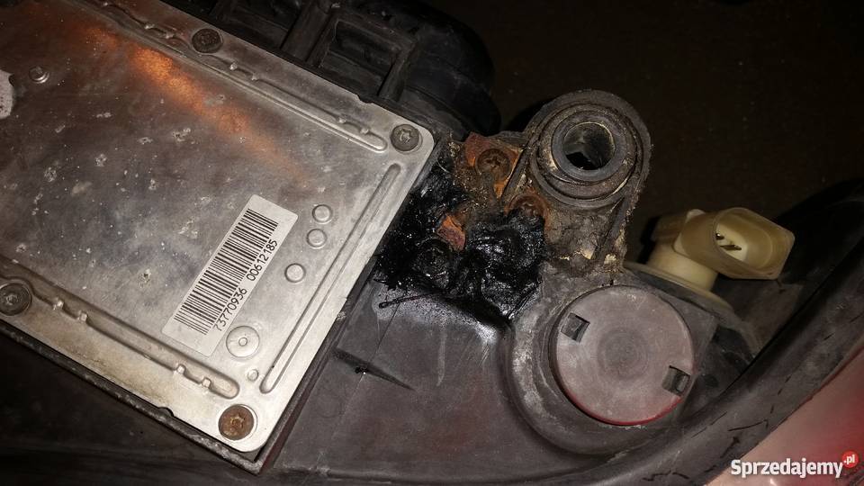 Lampa przód prawa strona Xenon 8d0941004an Audi śląskie Dąbrowa Górnicza sprzedam