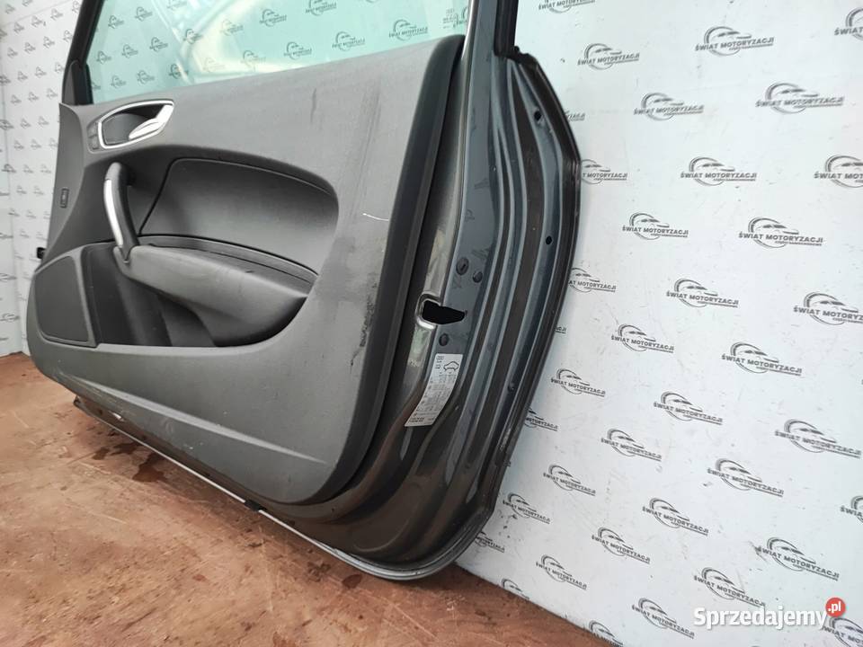 AUDI A1 I 8X Drzwi prawy przód 120 mikronów osobowe