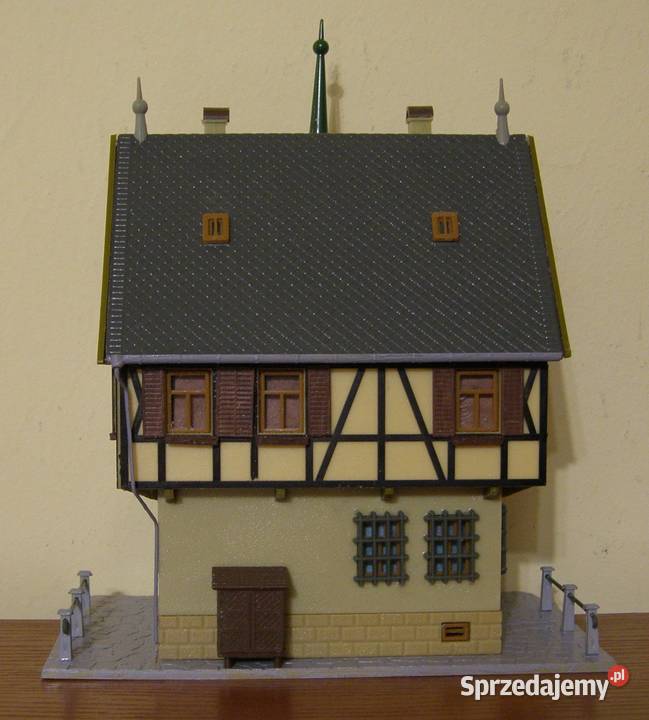 Domek na makietę 30 kolejka ratusz skala H0TT
