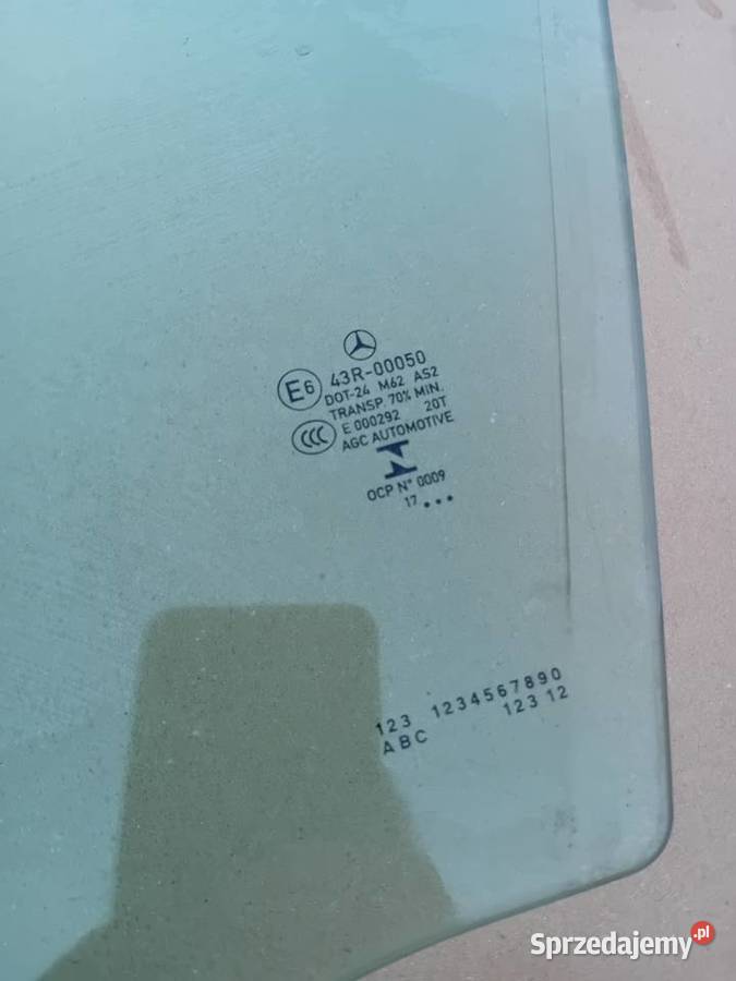 Mercedes CKlasa W205 szyba przednia lewa Boczne (drzwi) Szyby Przeźmierowo sprzedam