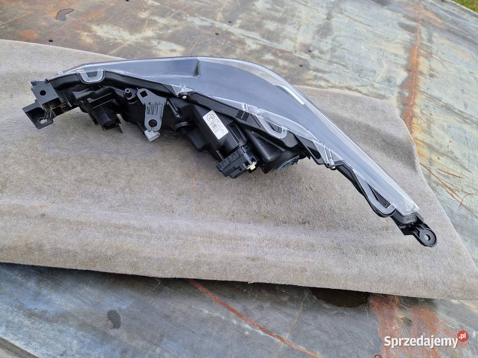 Toyota Corolla E21 sedan reflektor ORG EU podkarpackie Mielec