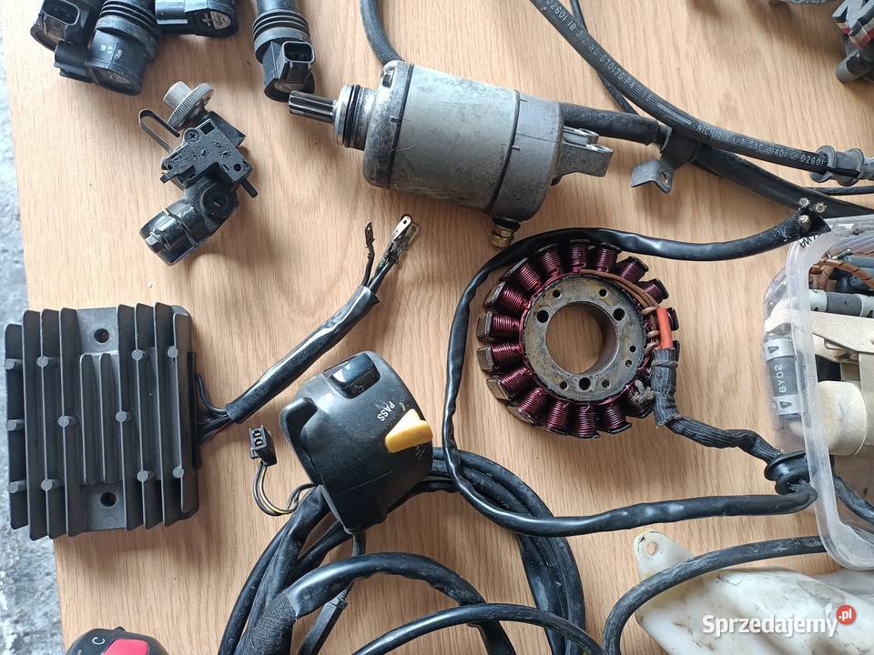 GSXR GSXR SRAD 99 części blok silnika alternator Wyry