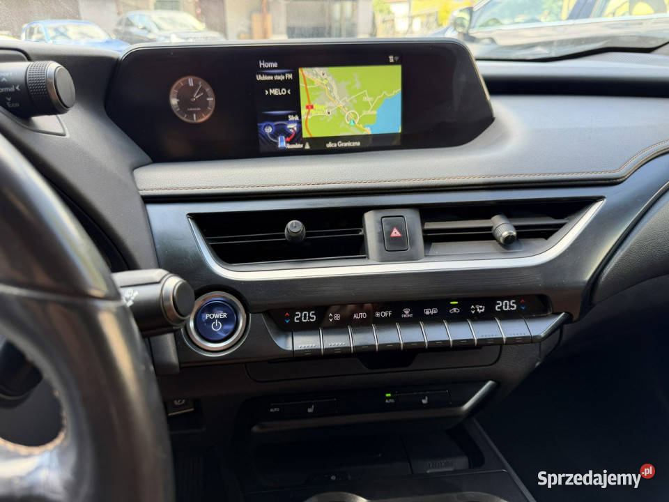 Lexus UX 250 Hybrid Skóra Ful LED Premium światła przeciwmgielne sprzedam