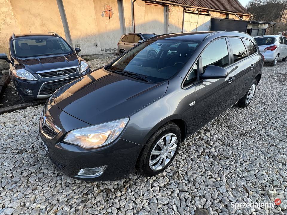 Opel Astra 17 diesel 2012 110 269 bezwypadkowa Zamość
