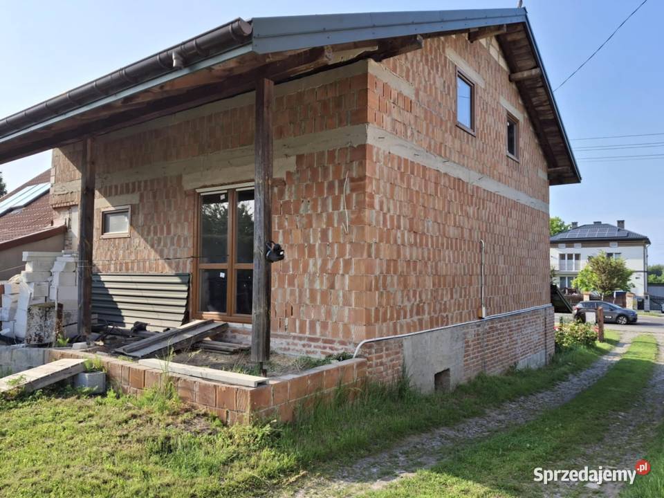 Sprzedam piętrowy dom w centrum Piask 980m2 Piaski