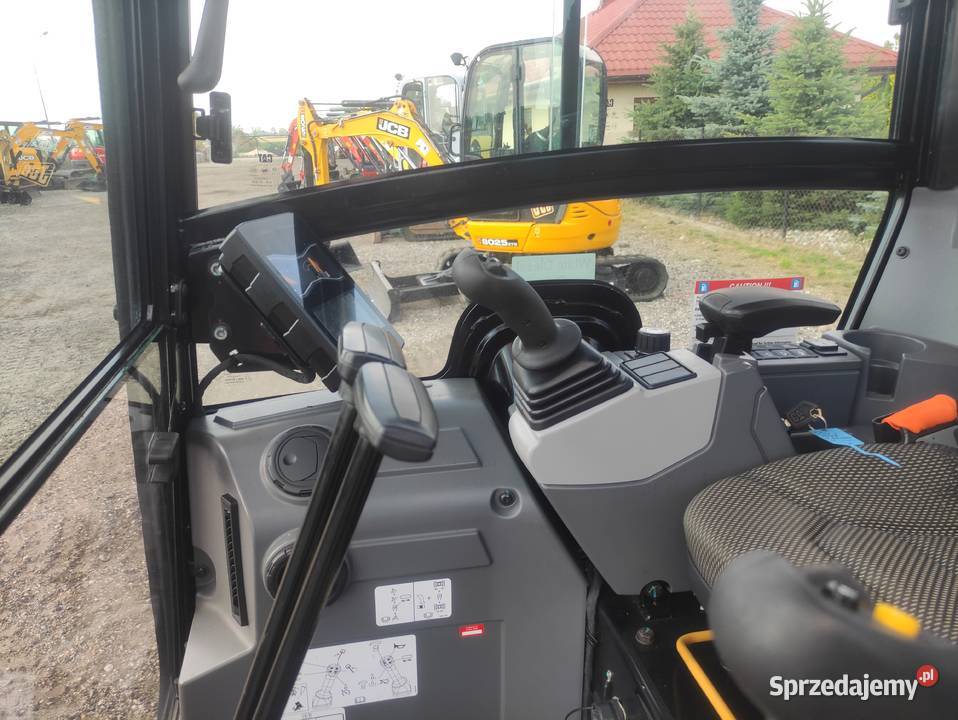 Minikoparka Caterpillar 3016 2022r 670 mtg Rok produkcji 2022 Koparki Ryżki
