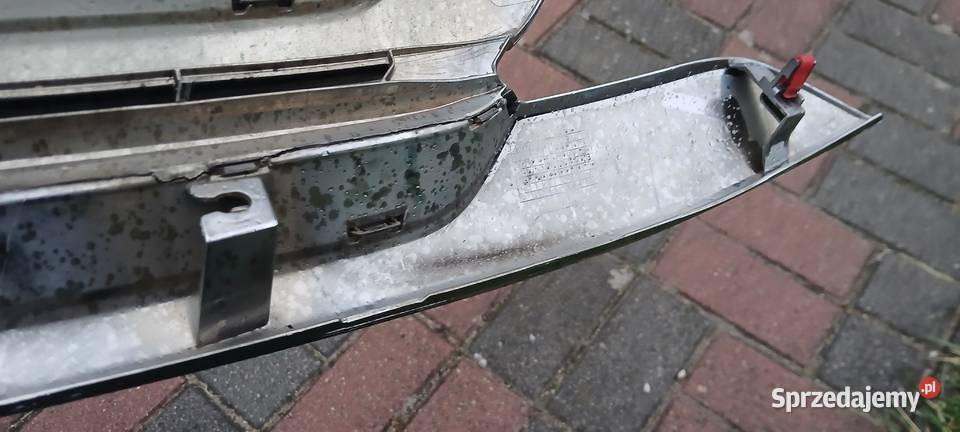 Grill przedni Mitsubishi Outlander III osobowe Lubasz