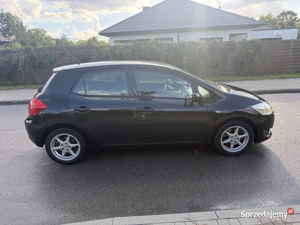 Toyota Auris 20 D4D ekonomiczny i wygodny Chełm