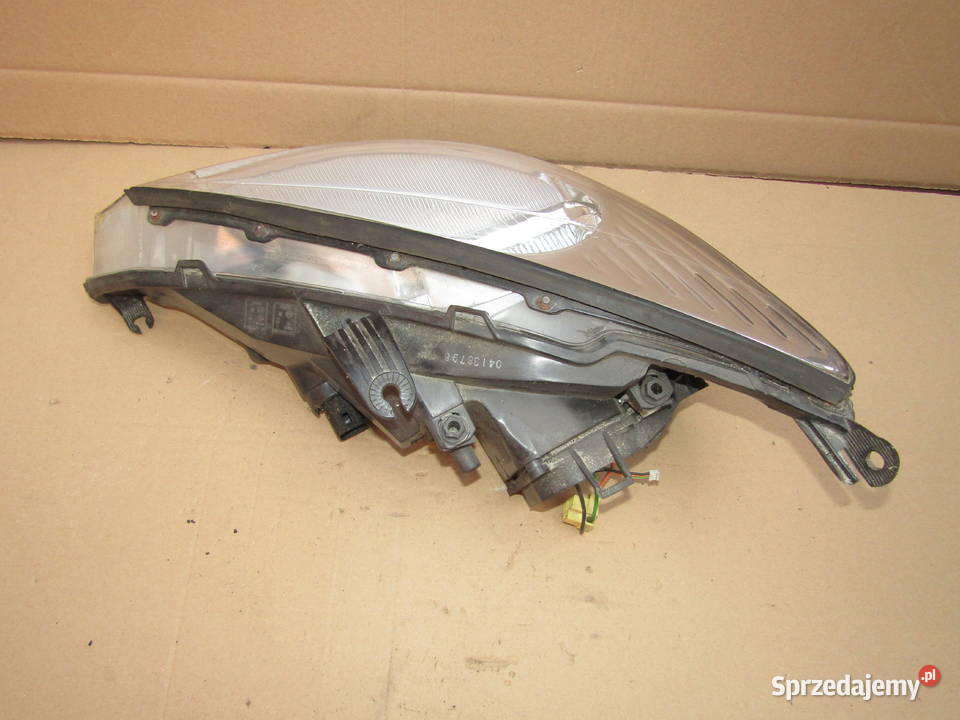 LAMPA PRZEDNIA LEWAPRAWA FORD FOCUS Mysłaków