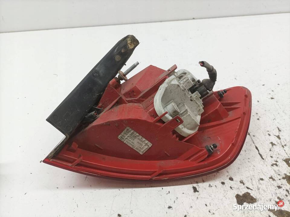 LAMPA TYŁ LEWA Audi A6 III 20042011 C6