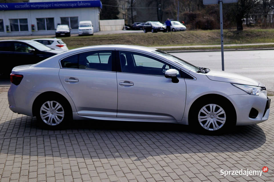 Toyota Avensis salon Polska serwis ASO ładne wielofunkcyjna kierownica Avensis mazowieckie Warszawa