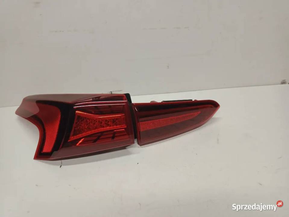 LAMPA LEWA TYŁ W KLAPE LEWA TYŁ W BLOTNIK SANTA osobowe wielkopolskie Rakoniewice