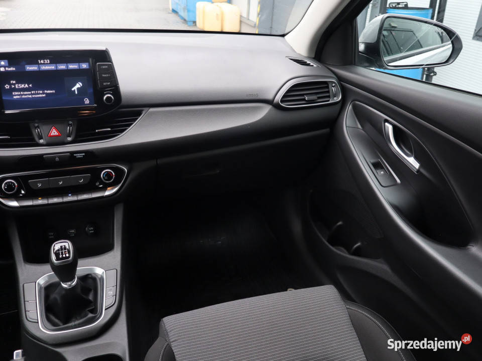 Hyundai i30 10 TGDI kamera cofania