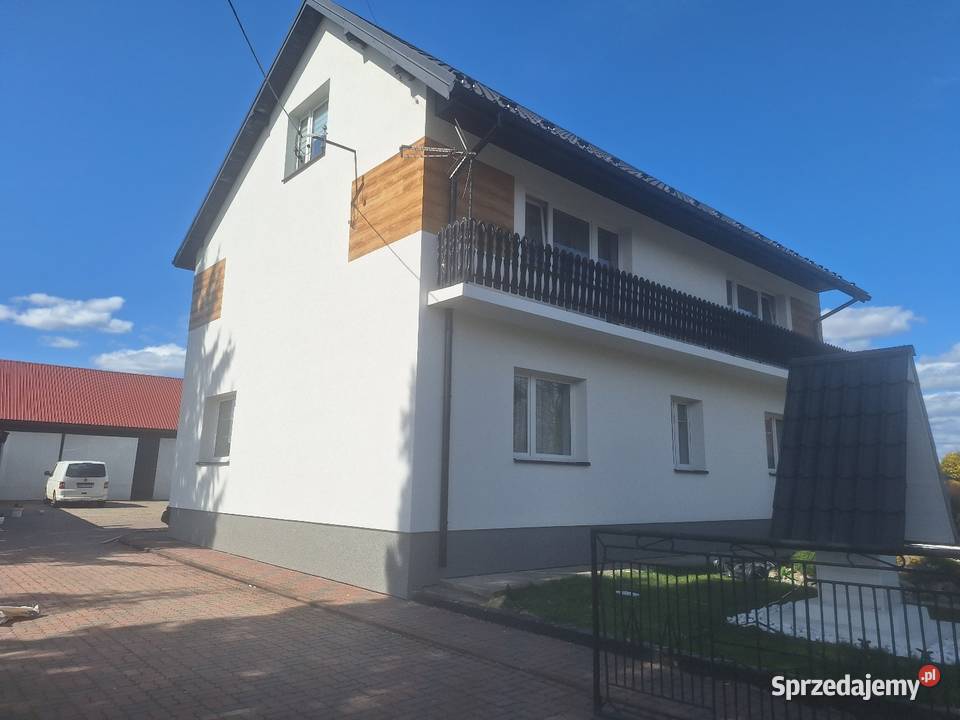 Elewacje budynków Niedźwiedź