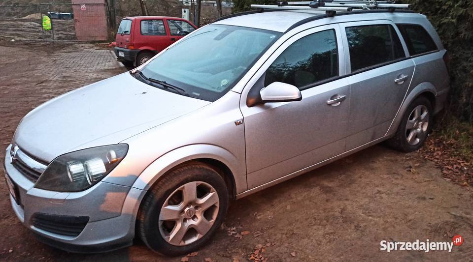 Uszkodzona Astra III kombi