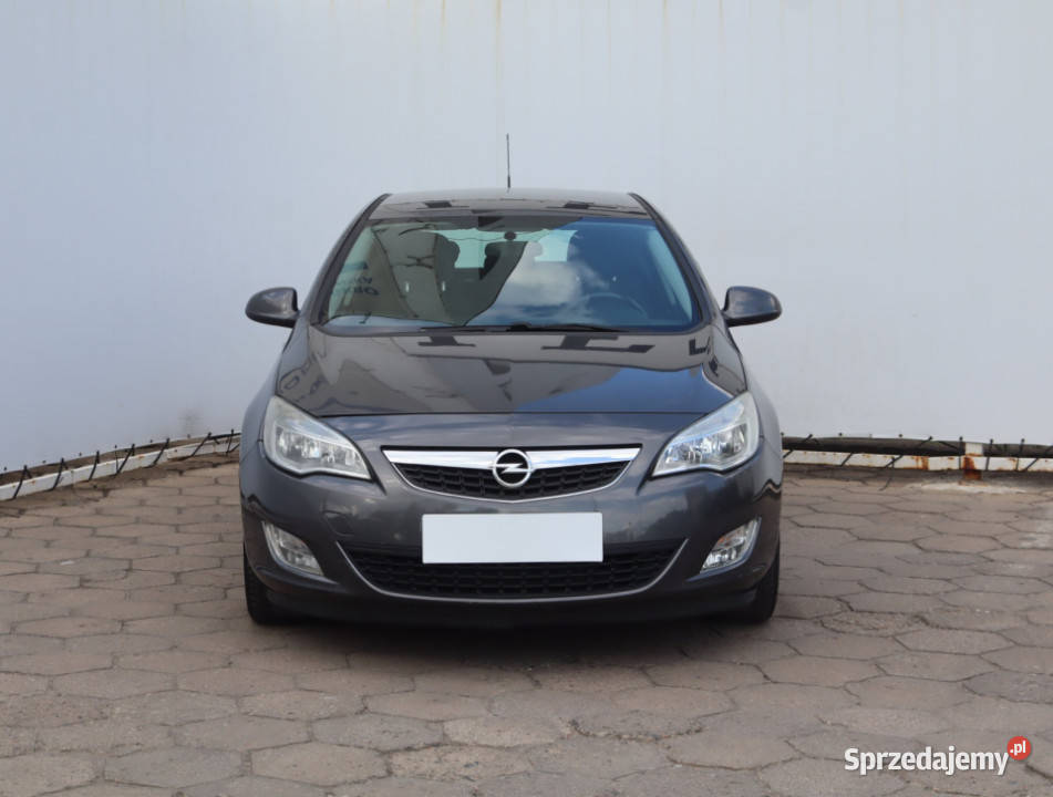 Opel Astra 16 16V Rok produkcji 2011 łódzkie Łódź