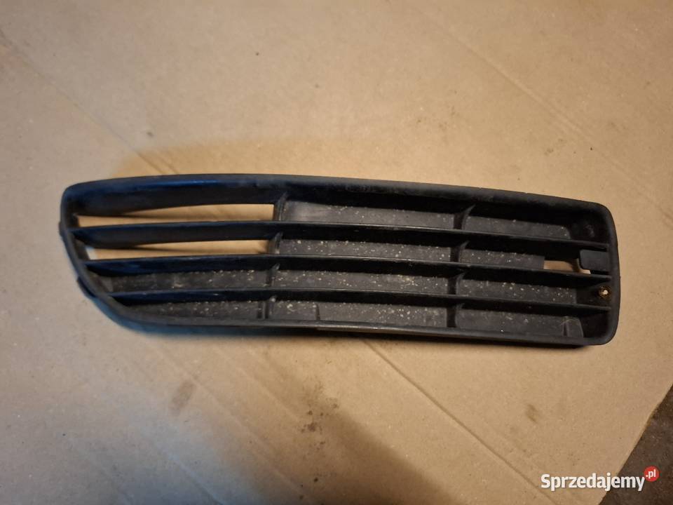 Kratka zderzaka prawa prawy przód Audi A4 S4 B5 Przyborów