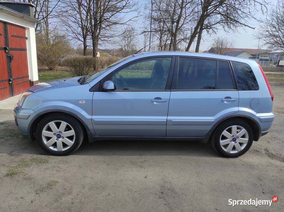 Ford Fusion 16 benzyna garażowany niski przebieg Wałcz
