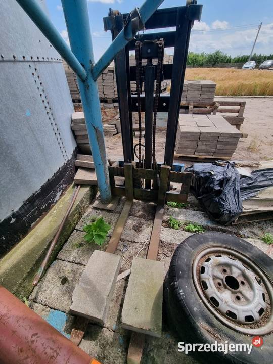Maszt widlak do ciągnika nieuszkodzony Jarząbkowo sprzedam