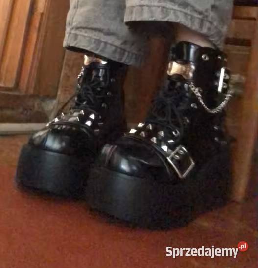 Botki wiązane czarne z ćwiekami 3542 Świdnica