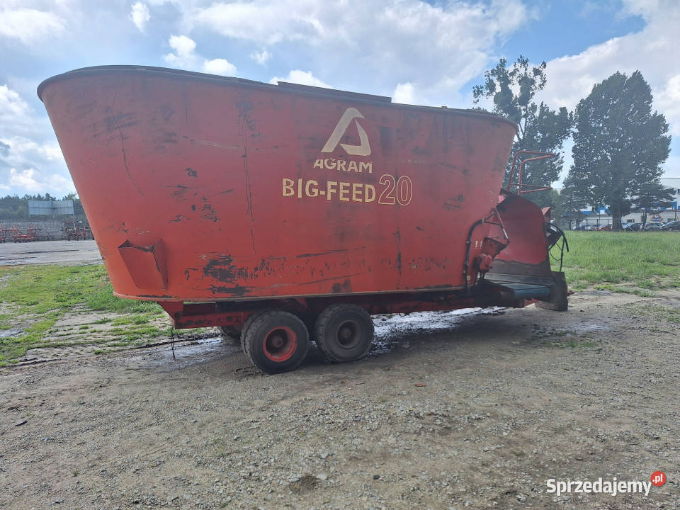 Wóz paszowy AGRAM Maszyny rolnicze wielkopolskie Szlachcin