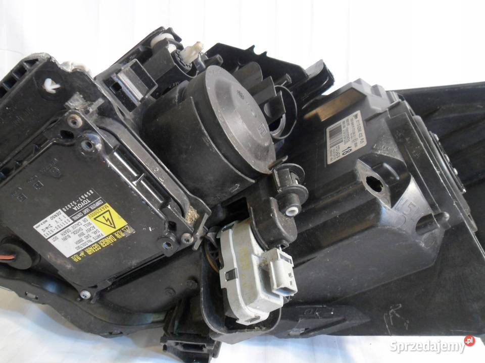 Xenon reflektor prawy TOYOTA AURIS 2008 2009 osobowe wielkopolskie Nowy Tomyśl