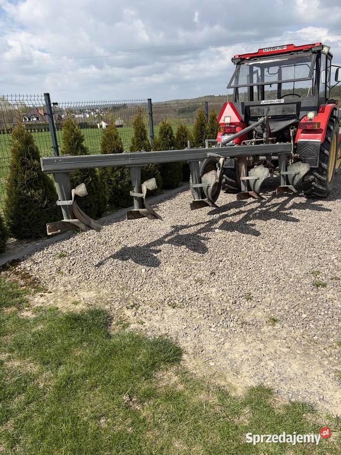 Sprzedam pługi 5 skibowe Uni Grudziądz nieuszkodzony Strzyżewice