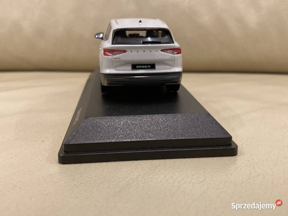 SKODA ENYAQ IV 100 Electric 143 Szczecin