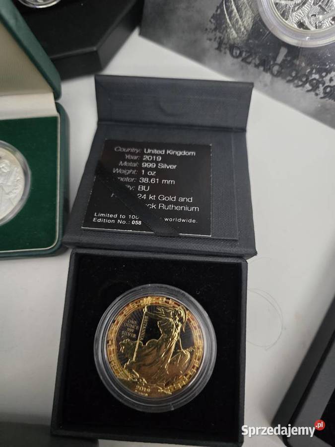 zestaw 32 srebrnych monet wagi 1 uncji próby 999 Warszawa sprzedam