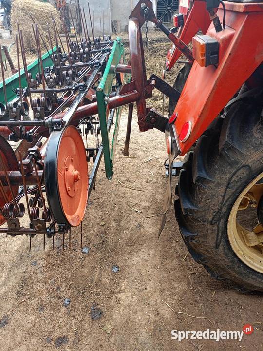 Taśmówka przetrząsarka zgrabiarka Zgrabiarki i przetrząsacze