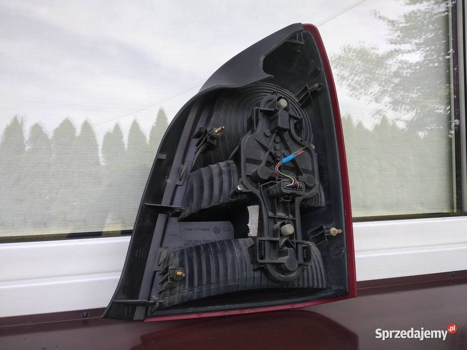 Nissan Primera P12 sedan lampa tył tylna lewa Sieradz sprzedam